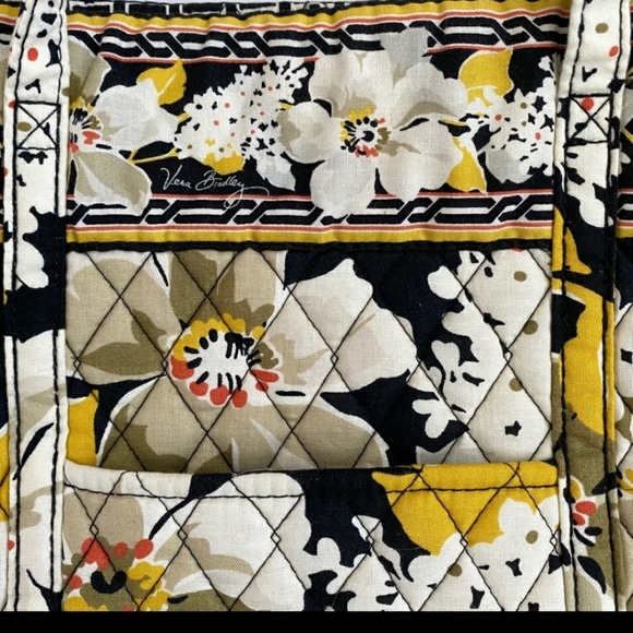 VERA BRADLEY TOTE RETIRED DOGWOOD PATTERN - Picture 10 of 10